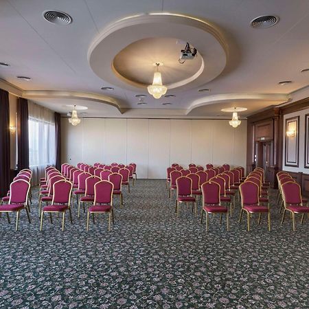 Radisson Hotel Пловдив Экстерьер фото