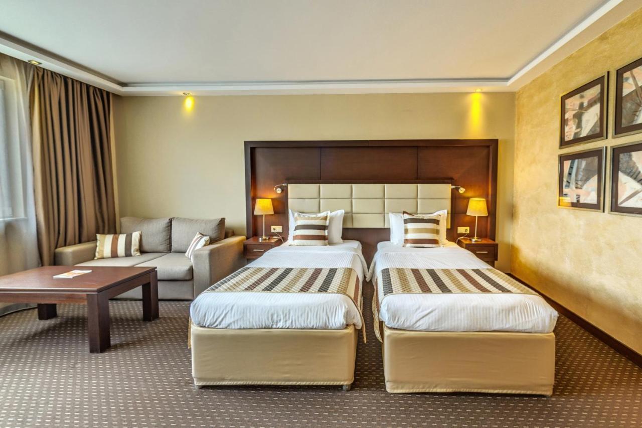 Radisson Hotel Пловдив Экстерьер фото