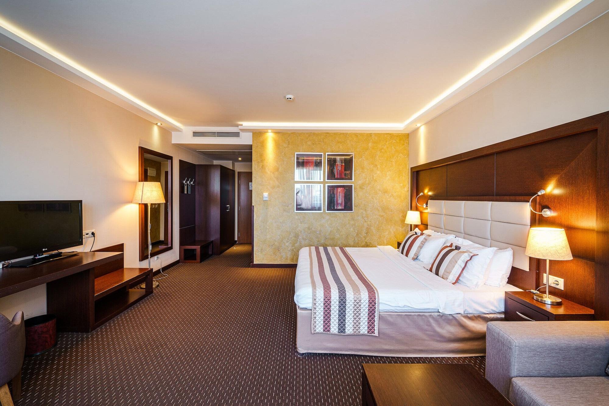 Radisson Hotel Пловдив Экстерьер фото
