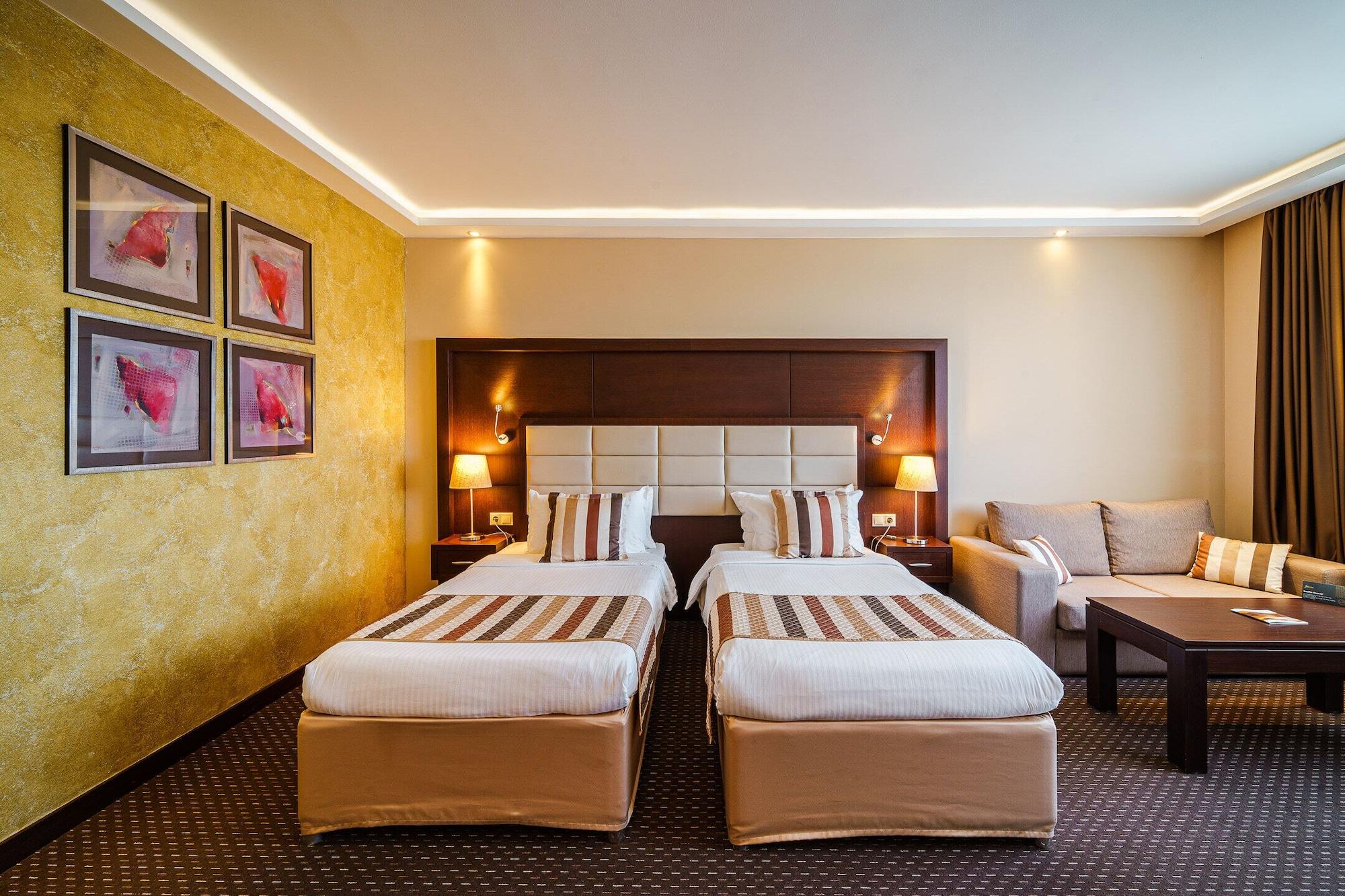 Radisson Hotel Пловдив Экстерьер фото