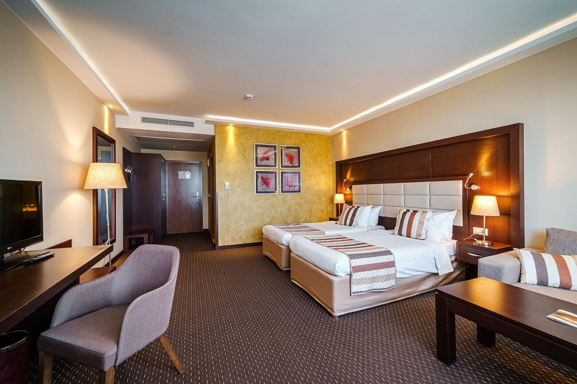 Radisson Hotel Пловдив Экстерьер фото