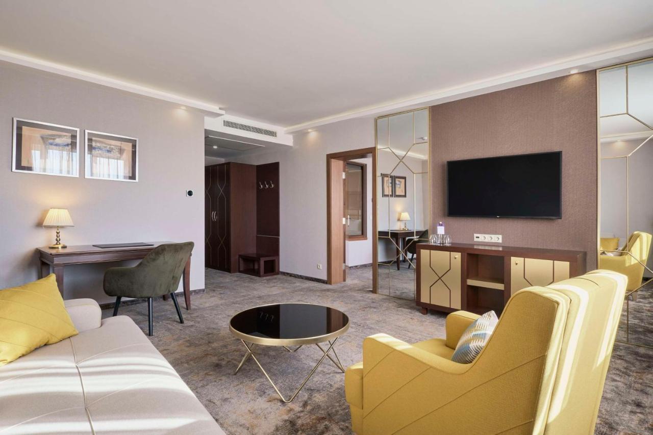 Radisson Hotel Пловдив Экстерьер фото