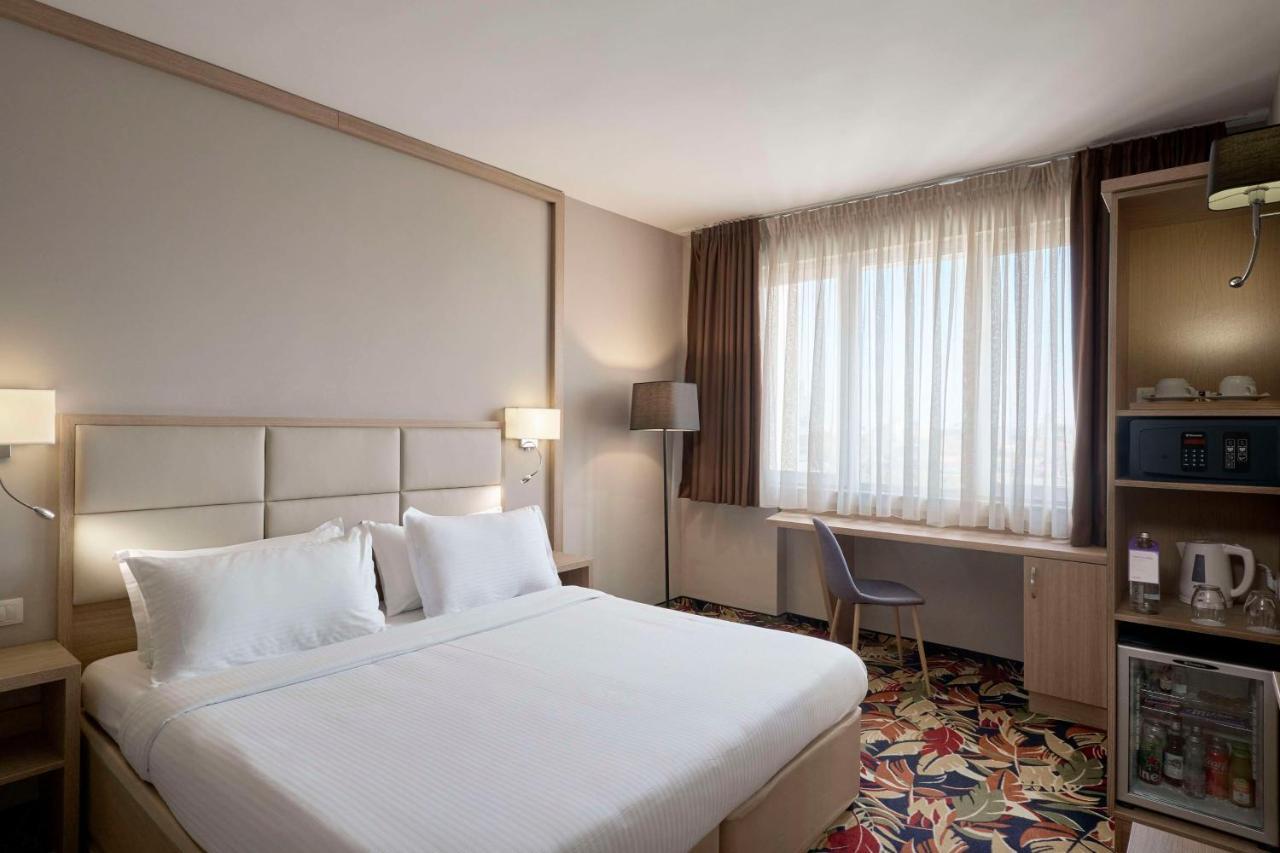 Radisson Hotel Пловдив Экстерьер фото