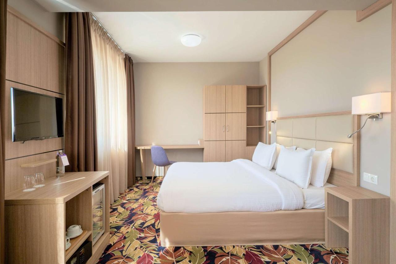 Radisson Hotel Пловдив Экстерьер фото