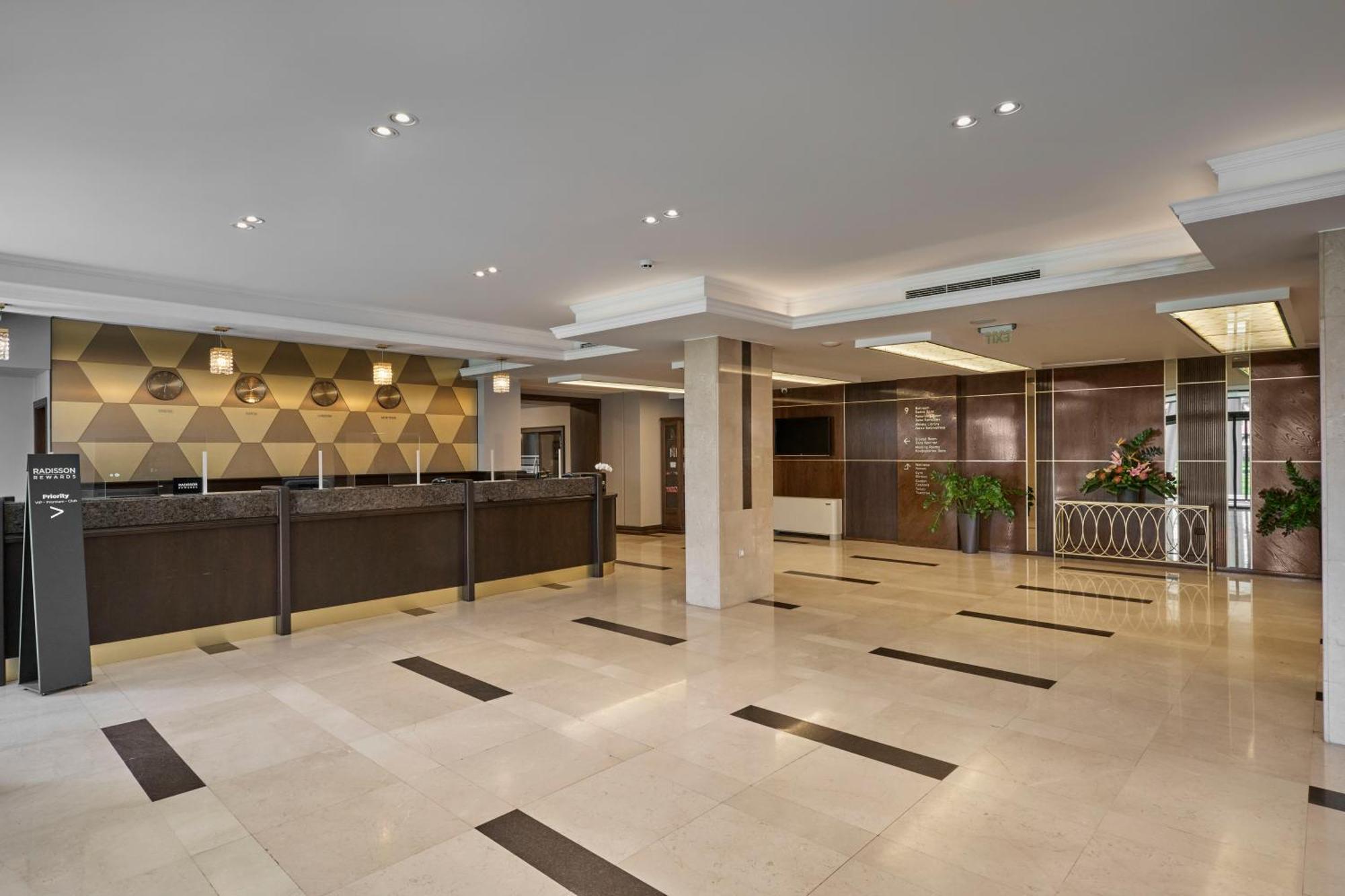 Radisson Hotel Пловдив Экстерьер фото