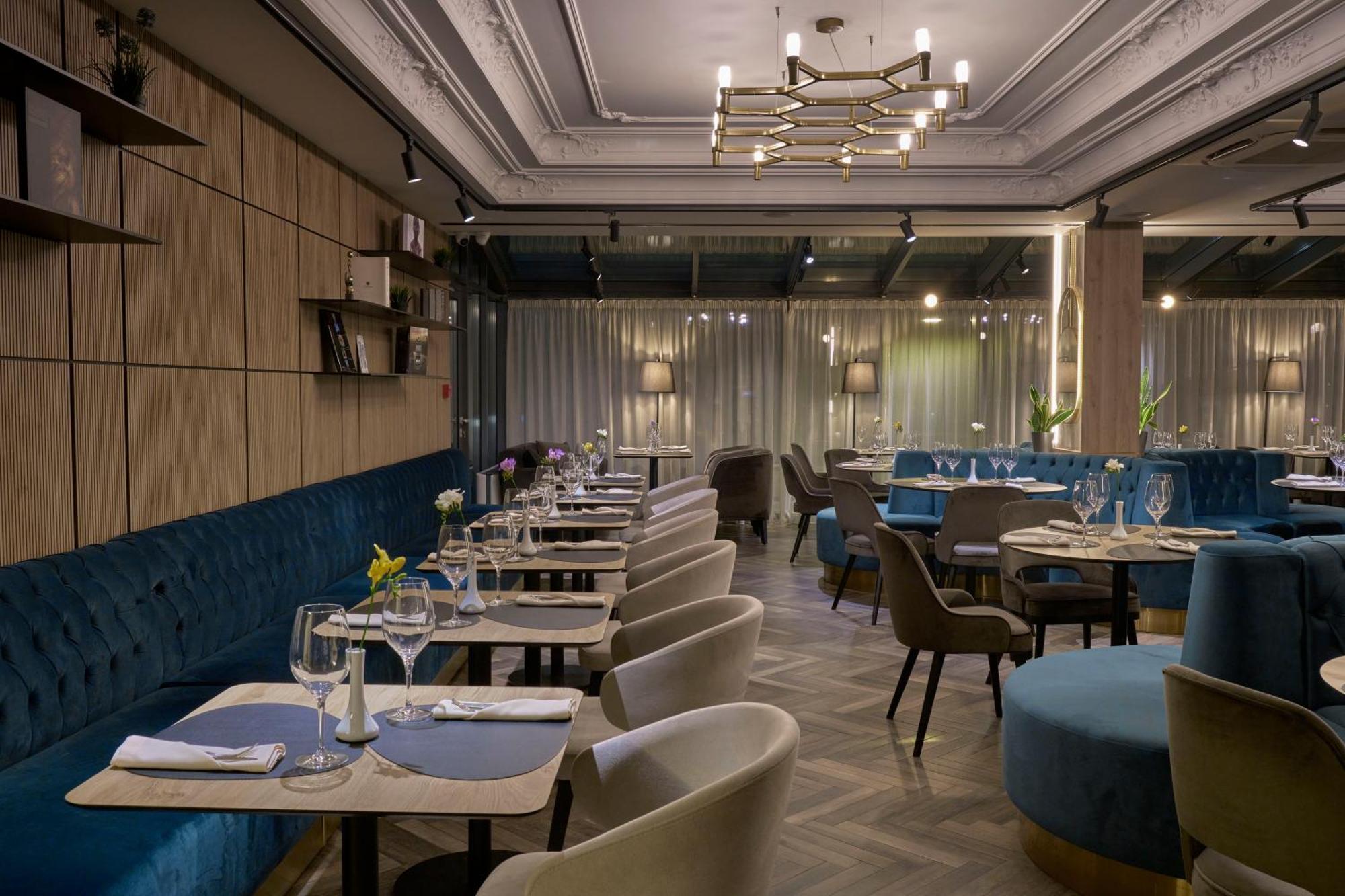 Radisson Hotel Пловдив Экстерьер фото