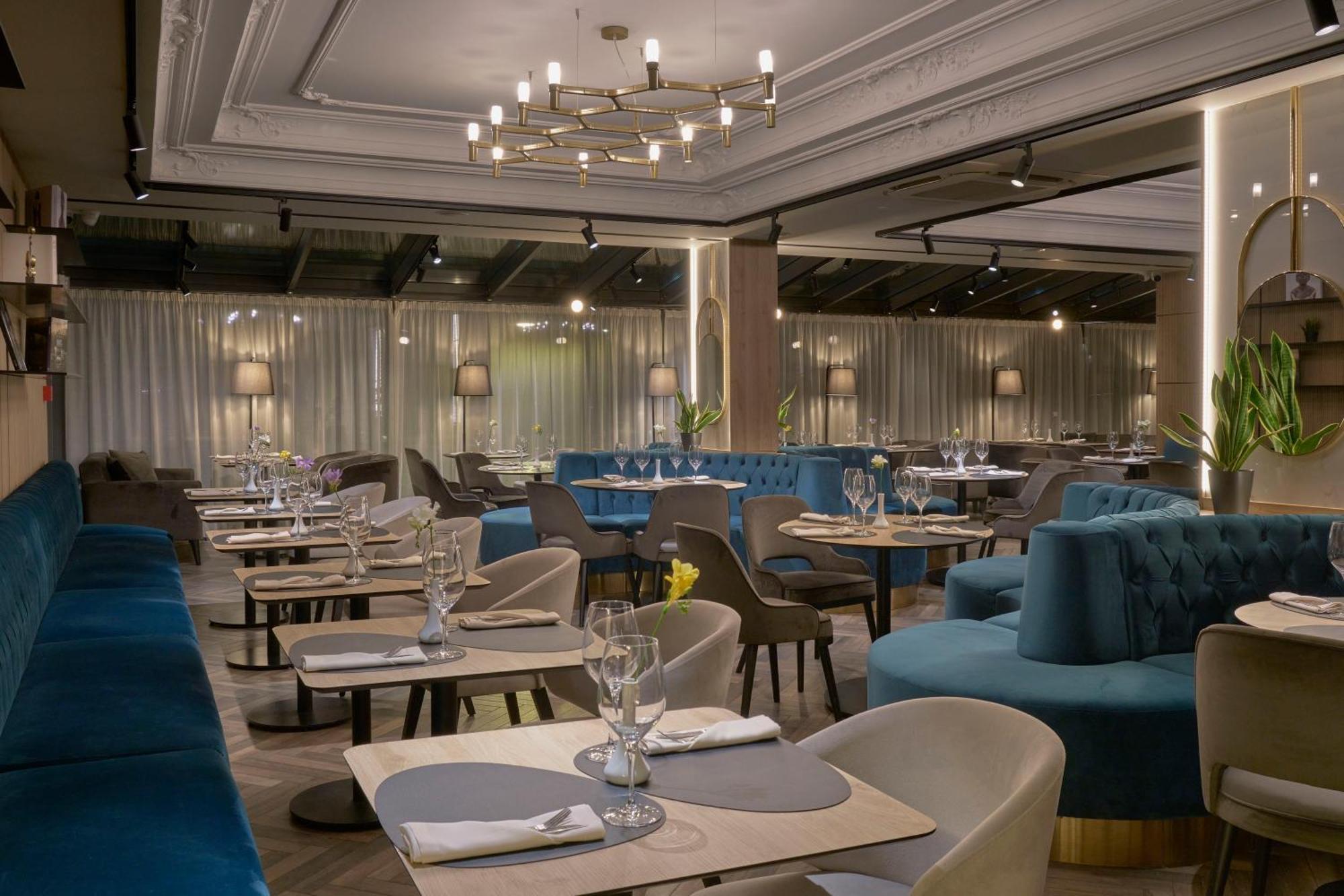 Radisson Hotel Пловдив Экстерьер фото
