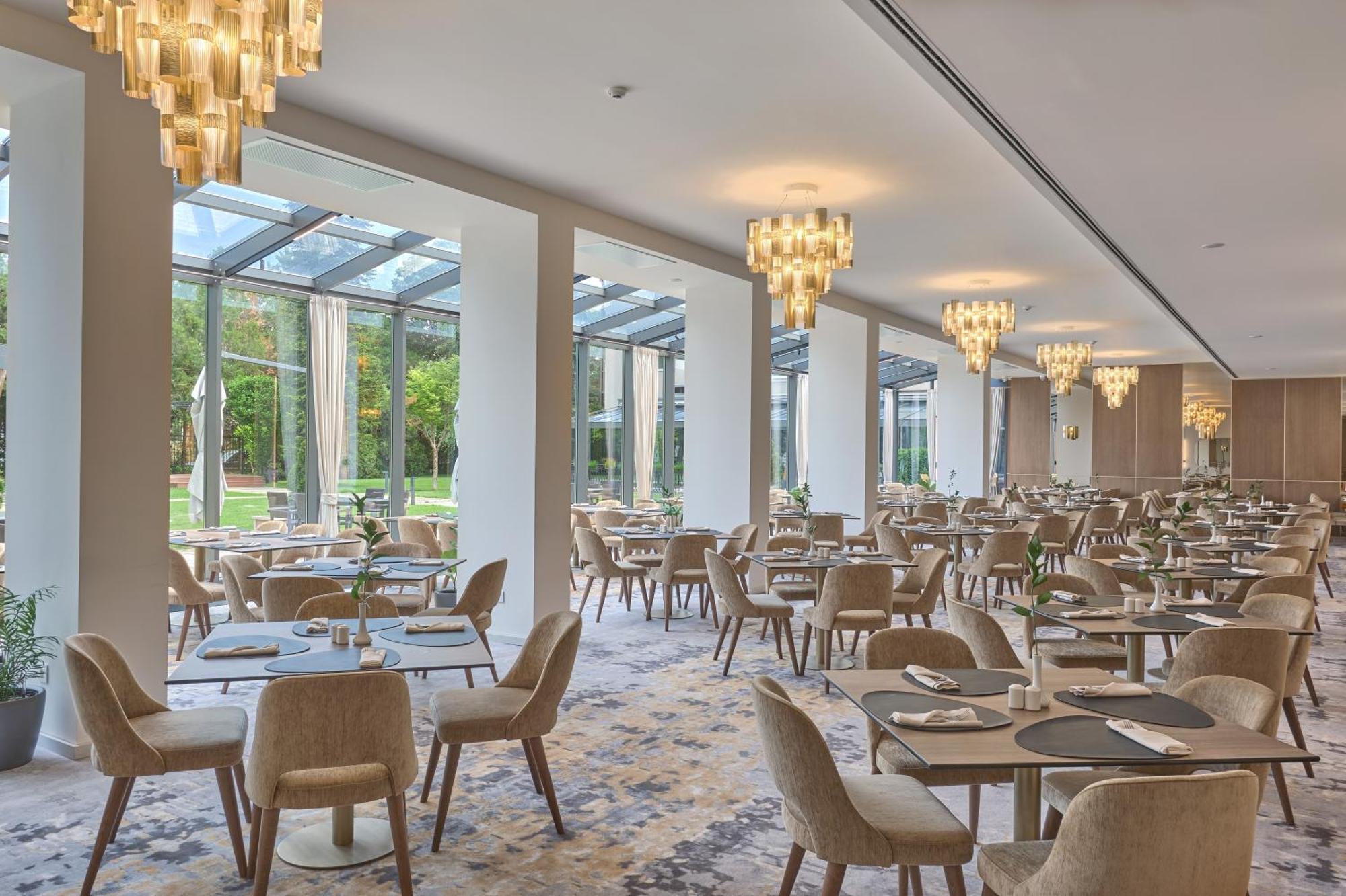 Radisson Hotel Пловдив Экстерьер фото