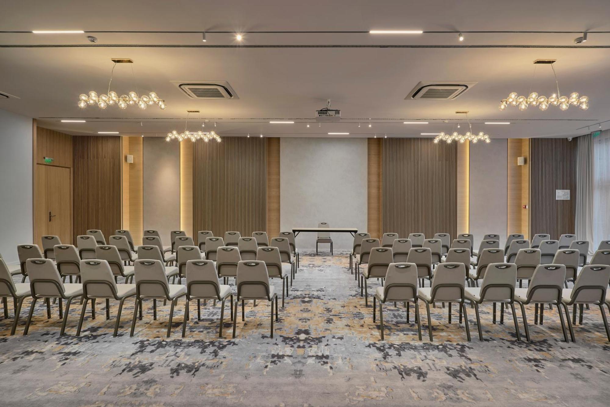 Radisson Hotel Пловдив Экстерьер фото