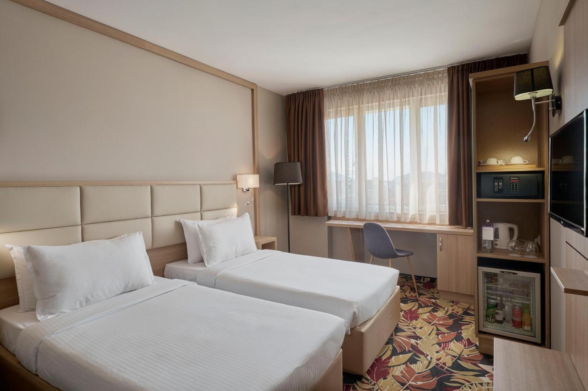 Radisson Hotel Пловдив Экстерьер фото